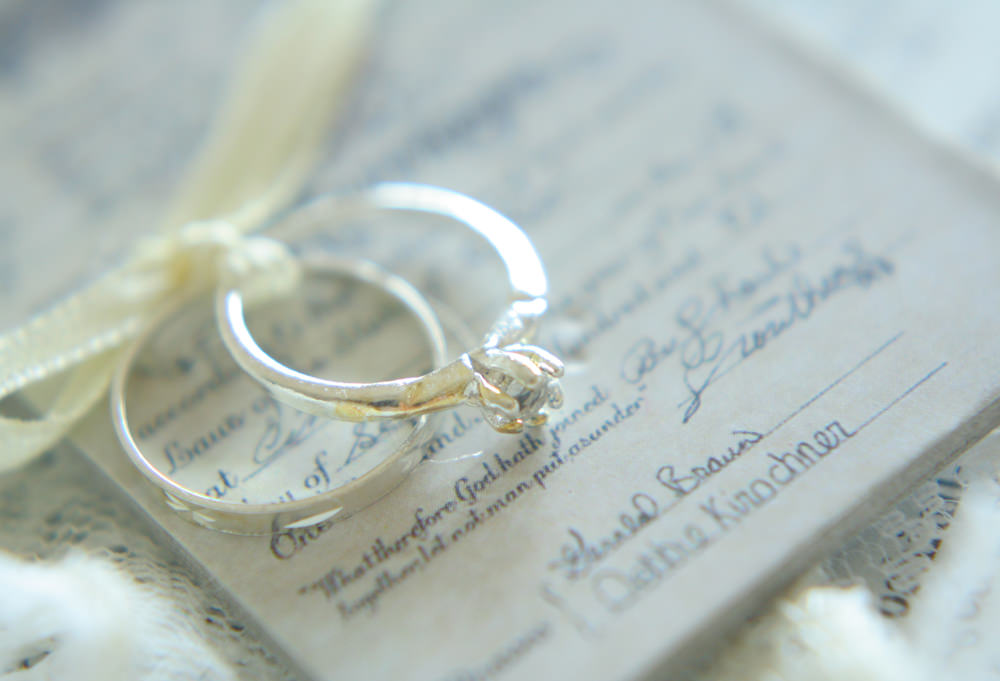 【福山市】注目！おしゃれ花嫁は婚約指輪と結婚指輪の重ね付けをしていた♡