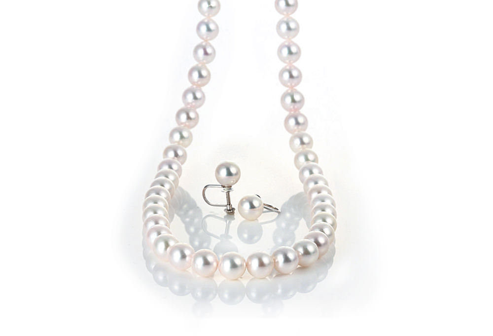 【静岡市】成人のお祝いに贈る『あこや真珠ネックレス』は、真珠専門店へ。