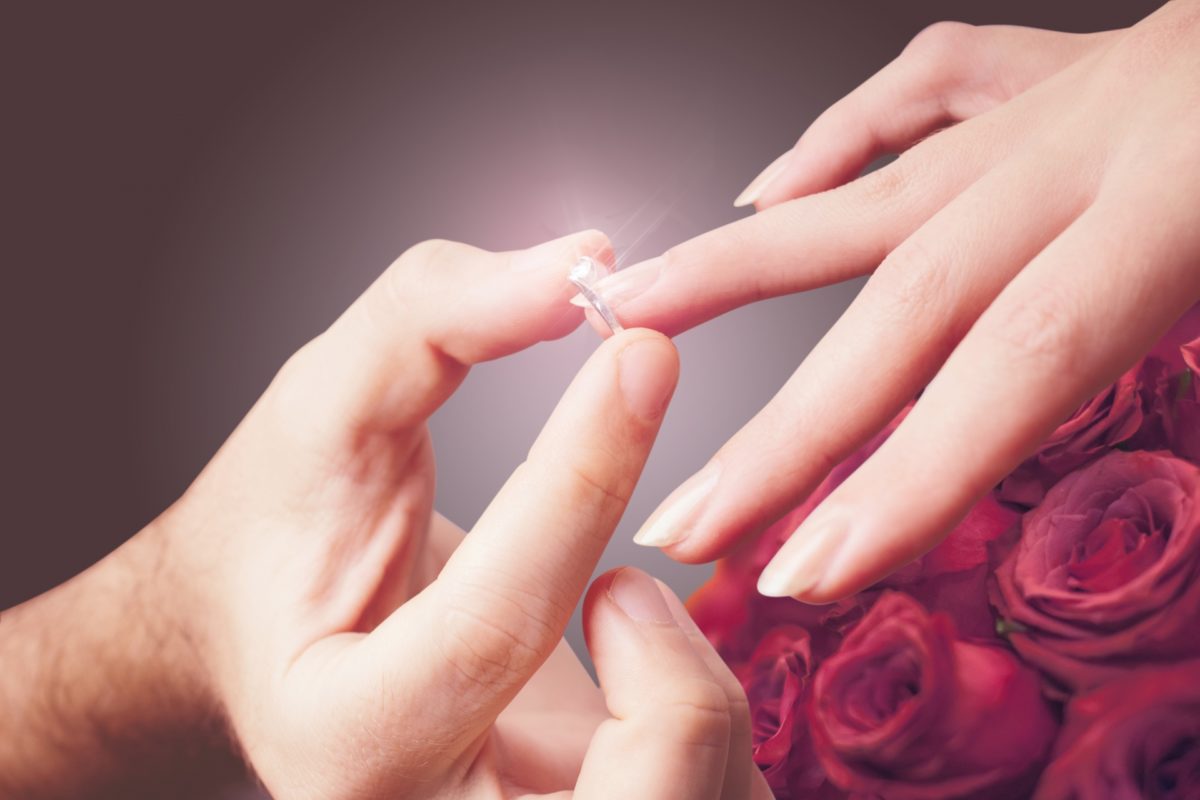 【静岡市】婚約指輪は重ね着け重視？ピッタリ重なる人気セットリング