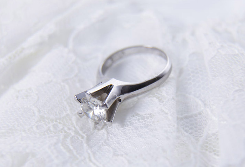 【福山市】お母さんからもらった立て爪の婚約指輪！オシャレなデザインへリフォーム♡
