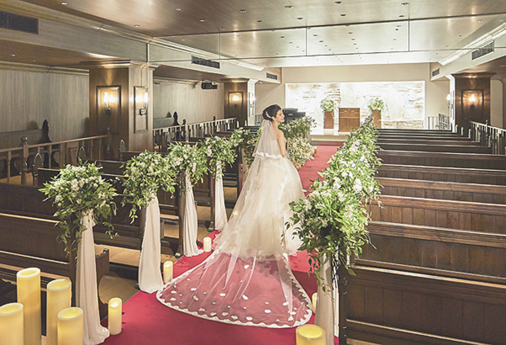 【浜松市】ロングレッドカーペットが大人気♡おしゃれな駅近結婚式場！