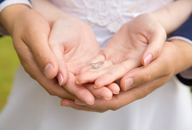 【静岡市】婚約指輪はもらった？もらっていない？婚約指輪をもらった人は68％いる！