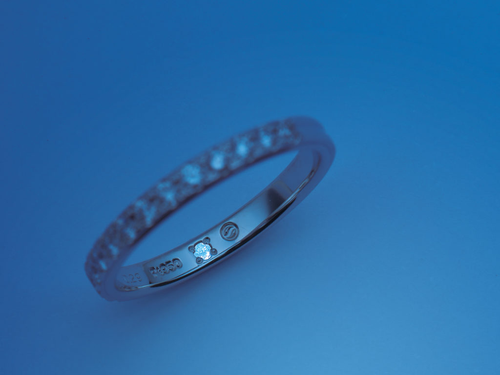 いわき市 76億分の1の奇跡 アースブルーダイヤモンドが輝く Towaiyou Jewelry Story ジュエリーストーリー ブライダル情報 婚約指輪 結婚指輪 結婚式場情報サイト いわき市 76億分の1の奇跡 アースブルーダイヤモンドが輝く Towaiyou Jewelry Story ジュエリーストーリー ブライダル情報 婚約指輪 結婚指輪 結婚式場情報サイト