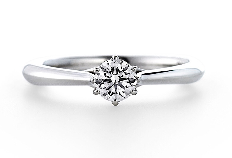 ラザールダイヤモンドの婚約指輪　カリヨン