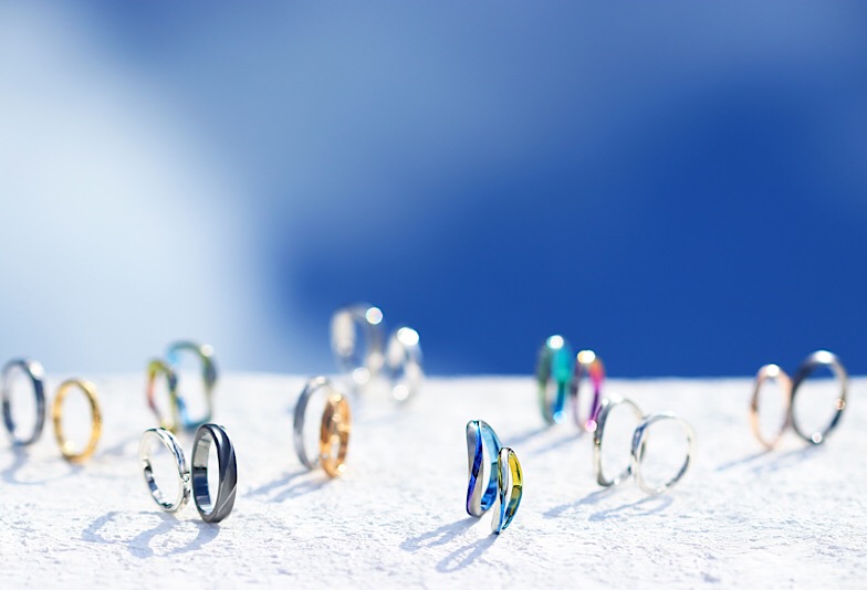 【新潟市】ジルコニウムの結婚指輪｜話題の「色」がつく指輪の秘密！