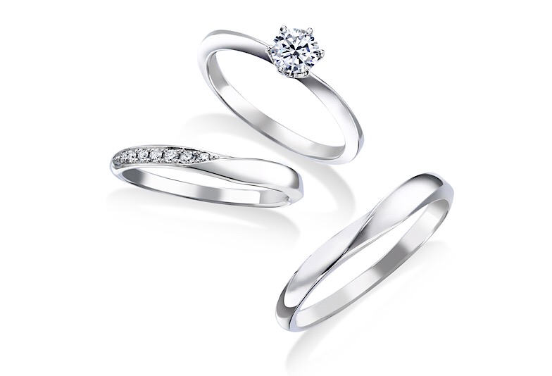 ロイヤル・アッシャー　婚約指輪と結婚指輪のセットリング