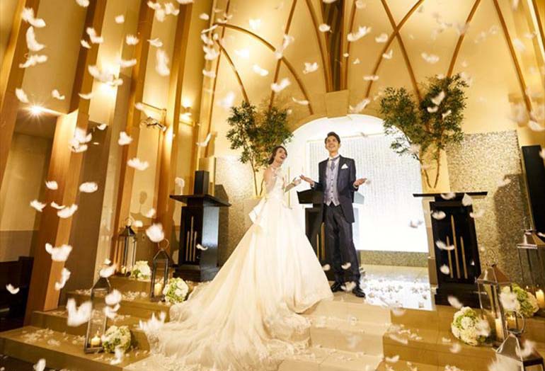 【浜松市】木のぬくもりを感じられる結婚式。駅近で叶えるナチュラルウェディング