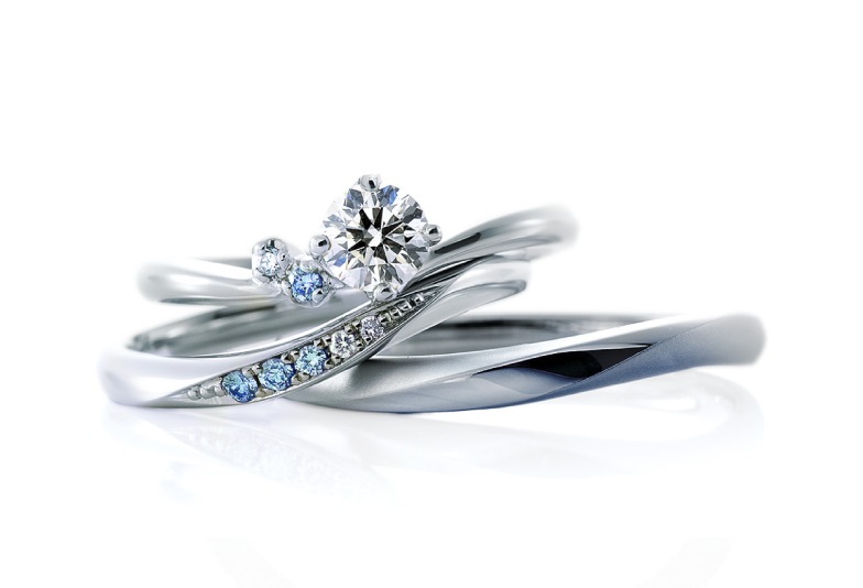 【米沢市】贅沢！妥協なく厳選された「アイスブルーダイヤモンド」の婚約指輪と結婚指輪！