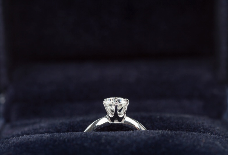 富山県で唯一！世界的権威のダイヤモンドカッターが集まる婚約指輪のお店は？