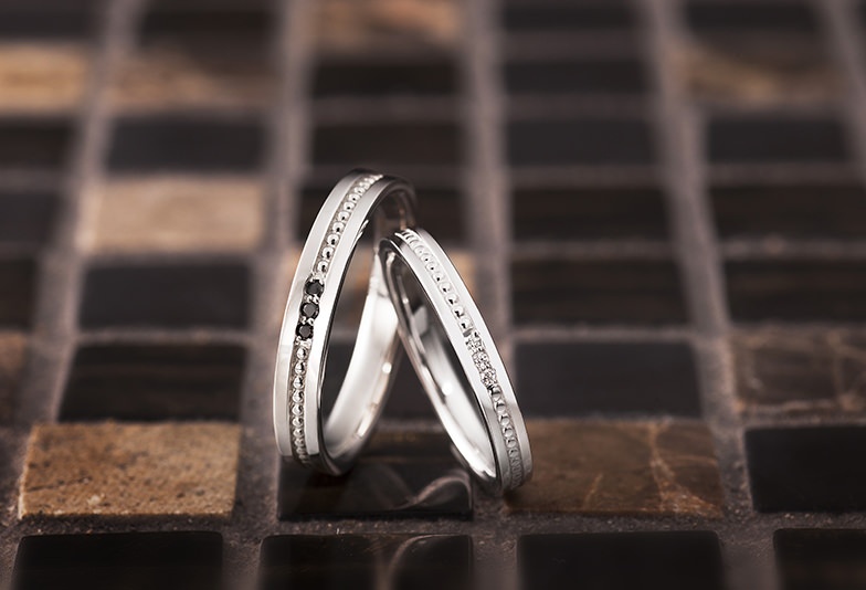 沖縄県 男性の結婚指輪にもダイヤモンドを シンプルでもかっこよくなるブラックダイヤモンド Jewelry Story ジュエリーストーリー ブライダル情報 婚約指輪 結婚指輪 結婚式場情報サイト 沖縄県 男性の結婚指輪にもダイヤモンドを シンプルでもかっこよくなるブラックダイヤモンド Jewelry Story ジュエリーストーリー ブライダル情報 婚約指輪 結婚指輪 結婚式場情報サイト