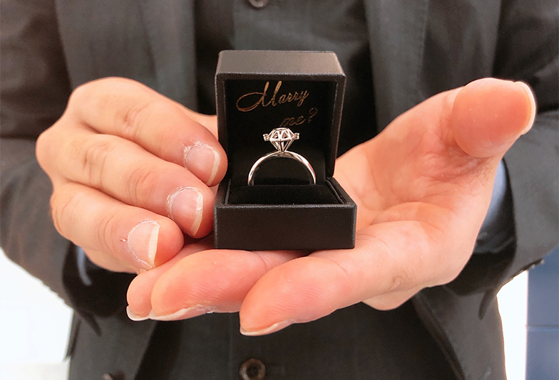 【富山市】プロポーズに婚約指輪は渡す？渡さない？