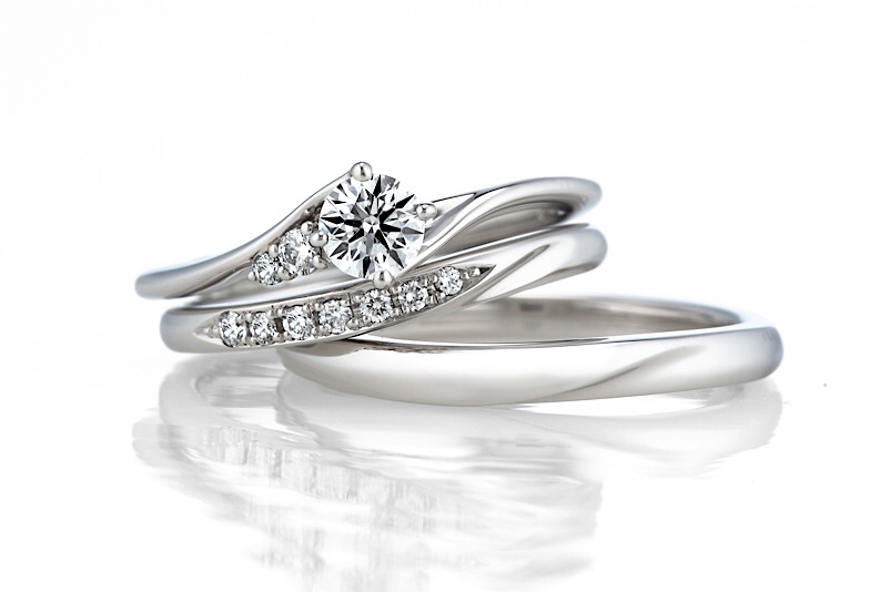ラザールダイヤモンドの婚約指輪と結婚指輪、カシオペア