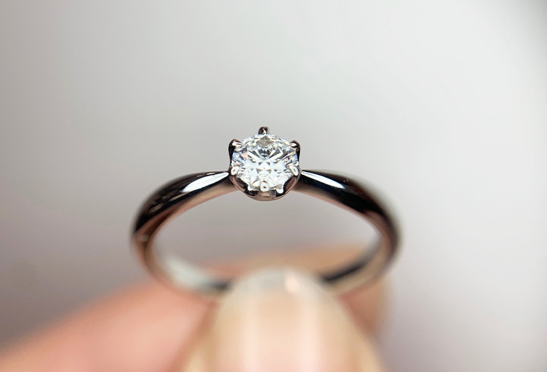 婚約指輪はダイヤモンドを選ぶこと