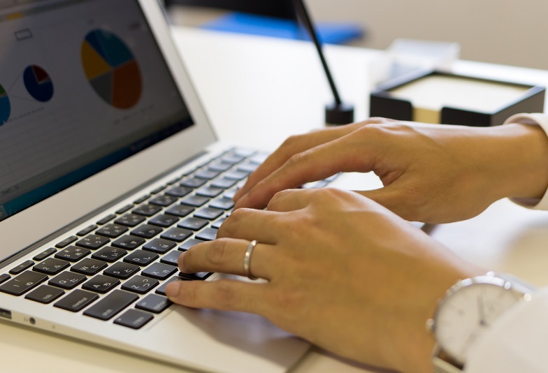 福井市 ゴールドの結婚指輪で後悔 プラチナとの違いを比較してみた Jewelry Story ジュエリーストーリー ブライダル情報 婚約指輪 結婚指輪 結婚式場情報サイト