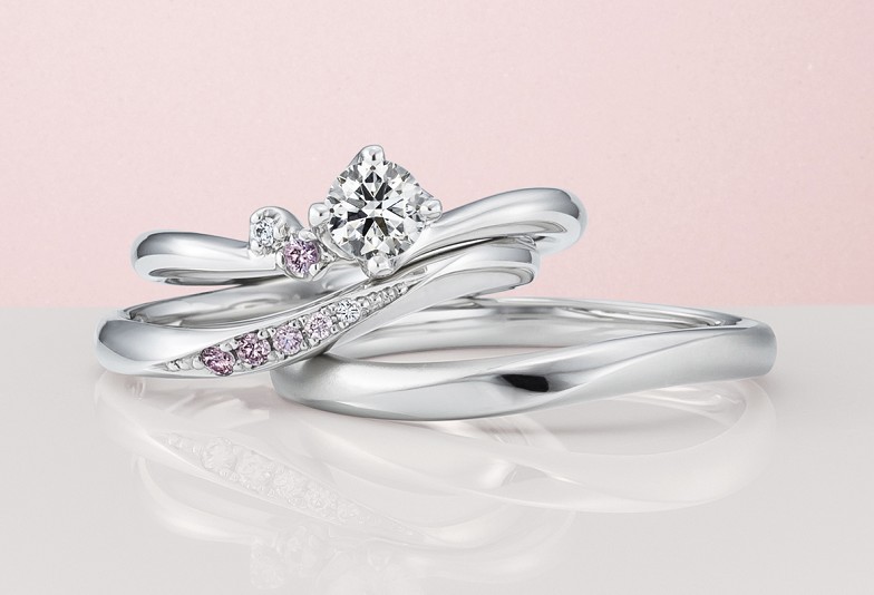 【金沢市】「幸せを呼び込む」愛されピンクを結婚指輪に！
