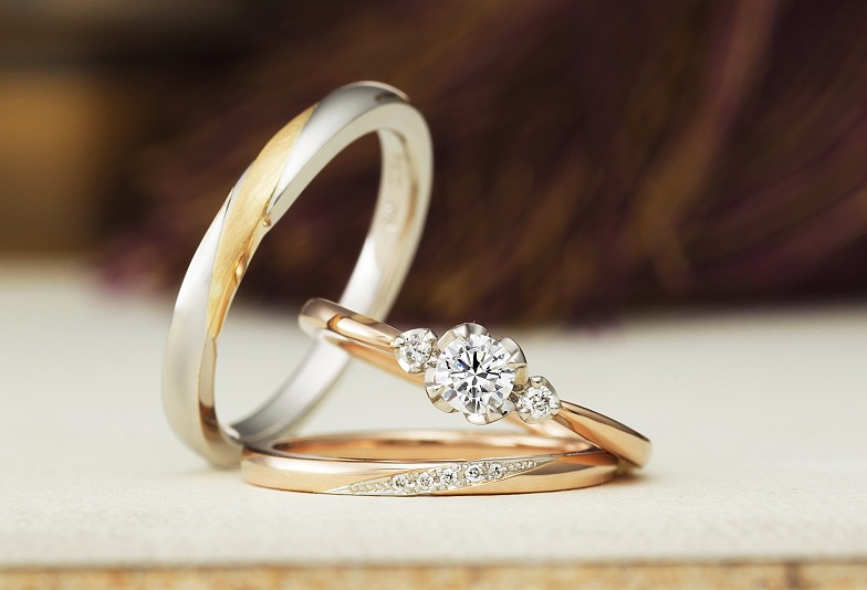 【金沢市】魅力たっぷり！婚約指輪＆結婚指輪の重ね付けができるセットリングとは？