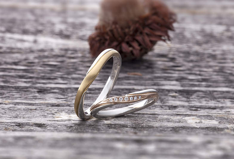 結婚指輪　ウェーブ型　ロアノベル