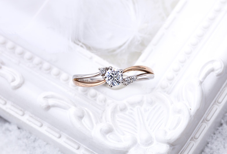 個性派デザインの婚約指輪