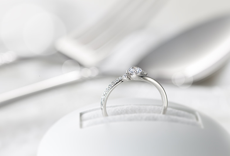 【沖縄県】口コミから選ぶかわいい婚約指輪のデザインとは？キレイ見せしたい女性におすすめ
