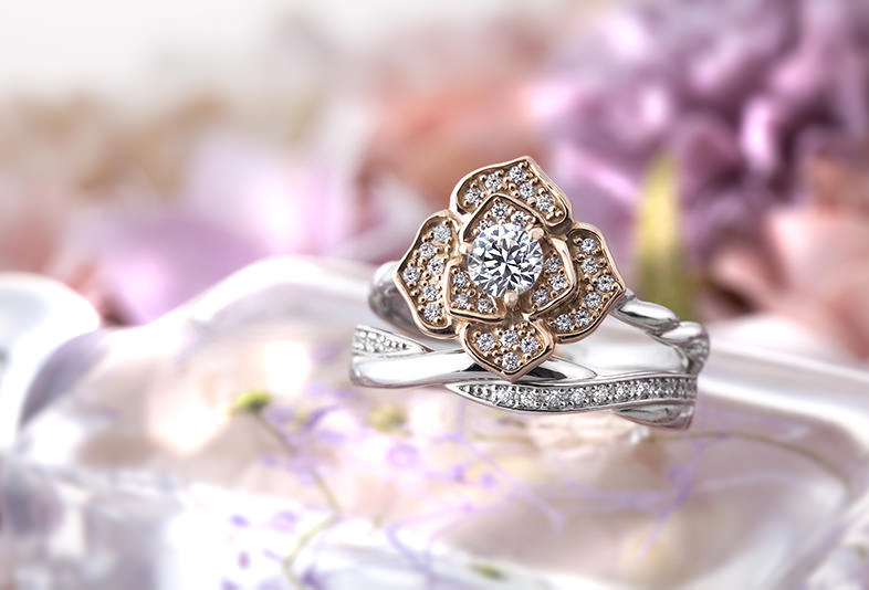【沖縄県】プロポーズには花モチーフの婚約指輪を贈ろう！花束より喜ばれる Roseabsoluteとは？