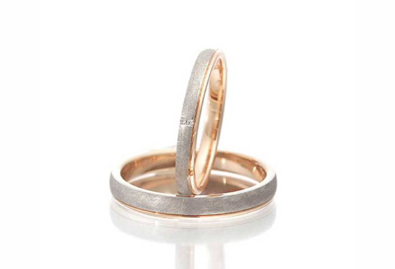 鍛造製法の結婚指輪