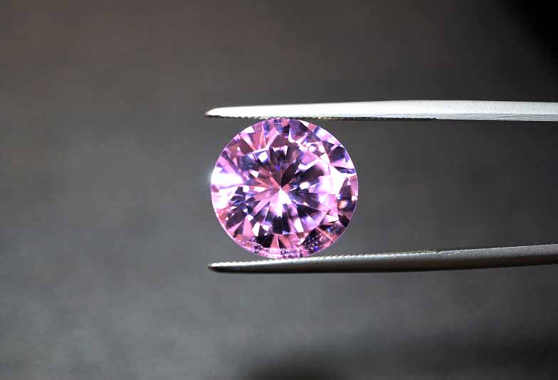 【富山市】ピンクダイヤモンドを結婚指輪・婚約指輪に取り入れる花嫁急増中の理由とは