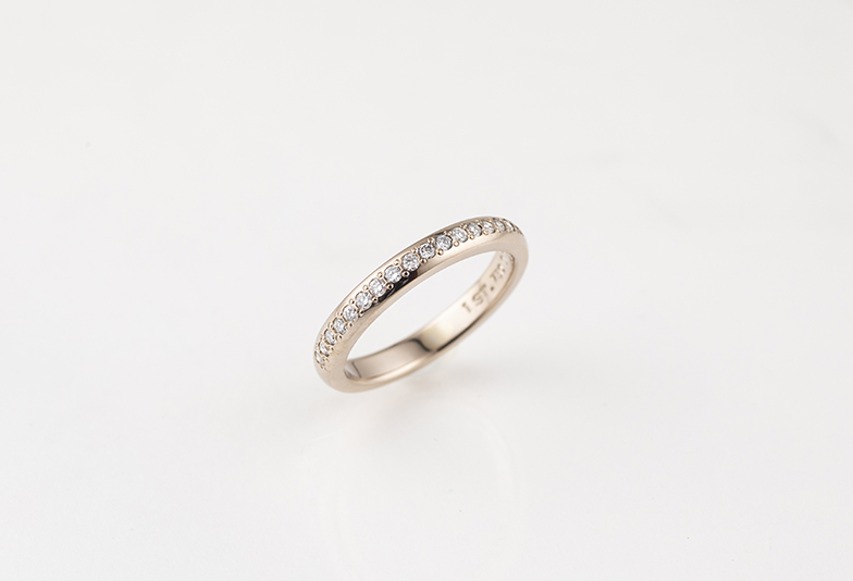 ダイヤモンドの結婚指輪。K18シャンパンゴールド