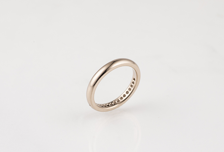 シャンパンゴールドのシンプルな結婚指輪