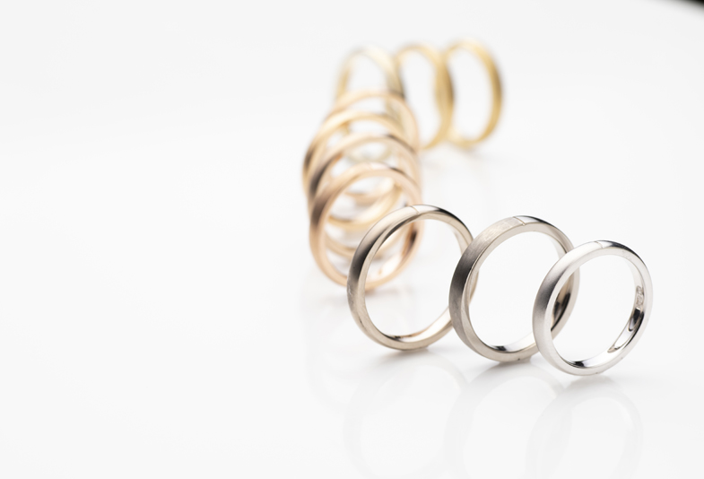 【静岡市】シンプルな結婚指輪がおすすめ！10年後も追加で加工が出来るオーダーメイドの鍛造リング