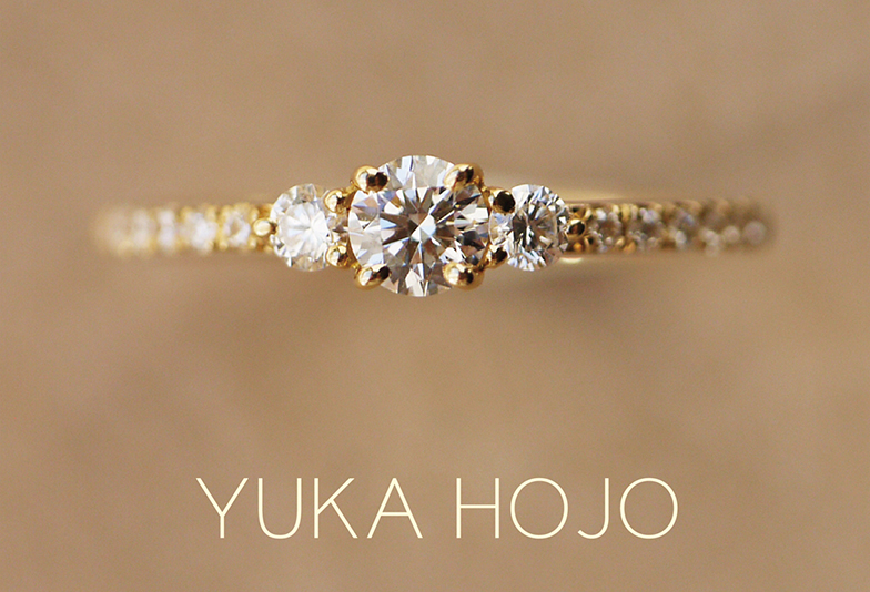 石川県で人気のブランドYUKAHOJOの婚約指輪コメット