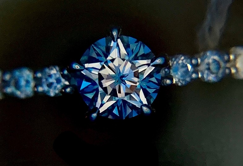【金沢市】人とは違う婚約指輪。覗くと星が見える幻想的なダイヤモンドでプロポーズしませんか？