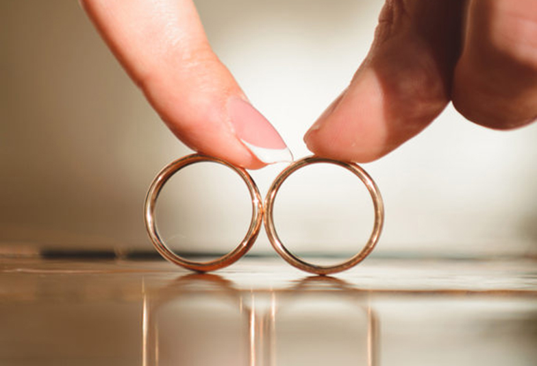 【沖縄県】プラチナの結婚指輪はつまらない？沖縄在住の私たちがゴールドの結婚指輪にした理由。