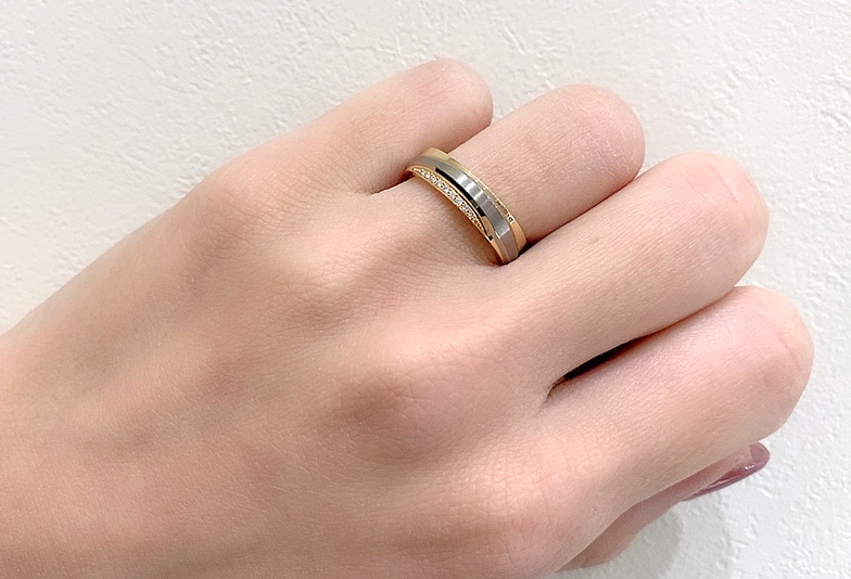 静岡市 結婚指輪選び 太い指で悩む彼女におすすめなデザインはありますか Jewelry Story ジュエリーストーリー ブライダル情報 婚約 指輪 結婚指輪 結婚式場情報サイト