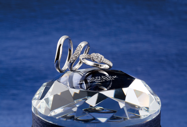 ロイヤル・アッシャー・ダイヤモンドの婚約指輪、結婚指輪