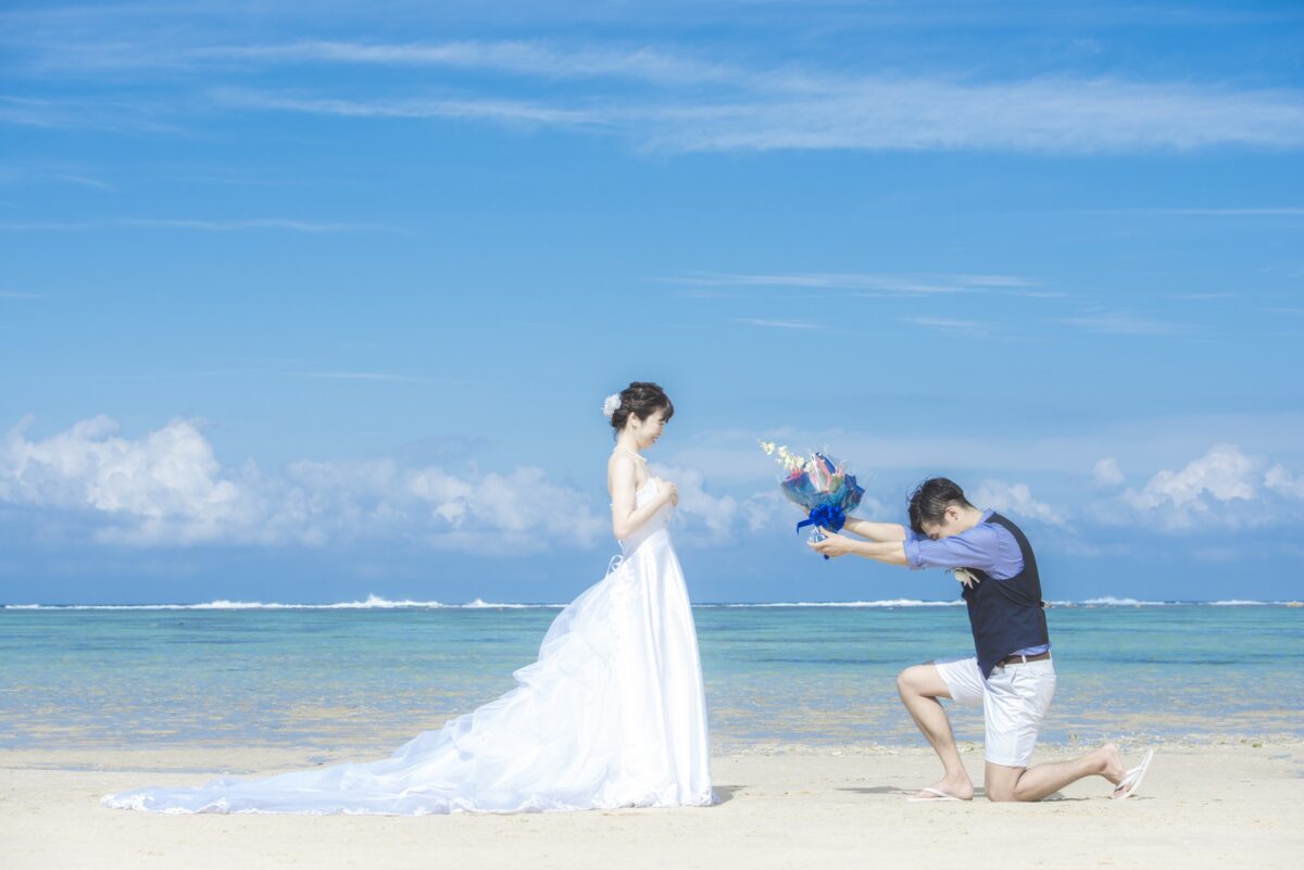 【静岡・浜松前撮り】沖縄ビーチフォト用のドレスを静岡で選ぼう