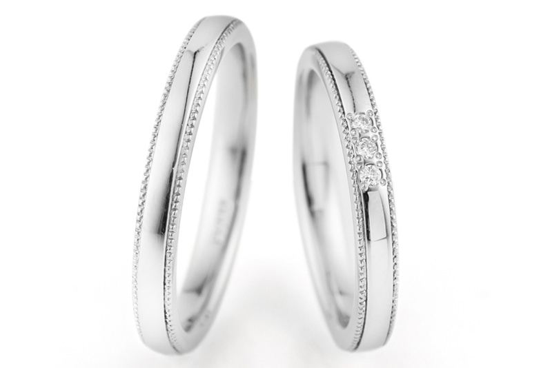 プラチナのミル打ち結婚指輪