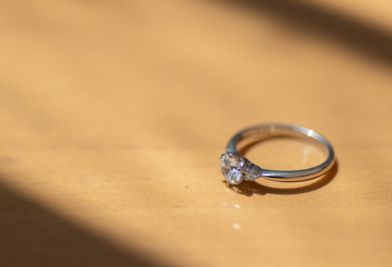 【静岡市】婚約指輪はダイヤモンドが重要！購入店舗の選び方ガイド
