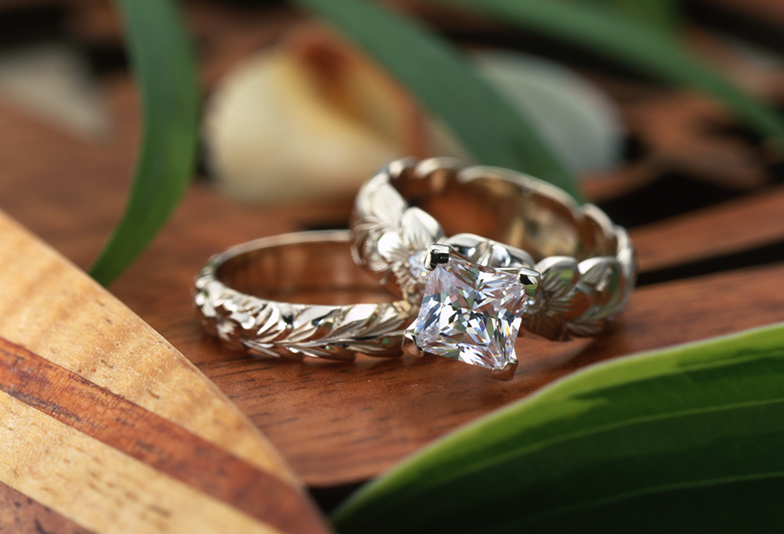 ハワイアンジュエリーの人気デザイン。Maile Leiマイレの婚約指輪