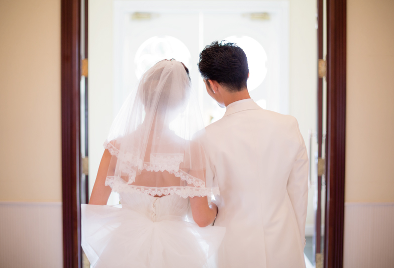 結婚式を挙げるor挙げない