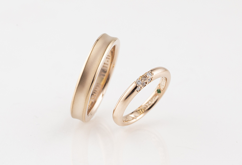 ホワイティッシュピンクゴールドの結婚指輪