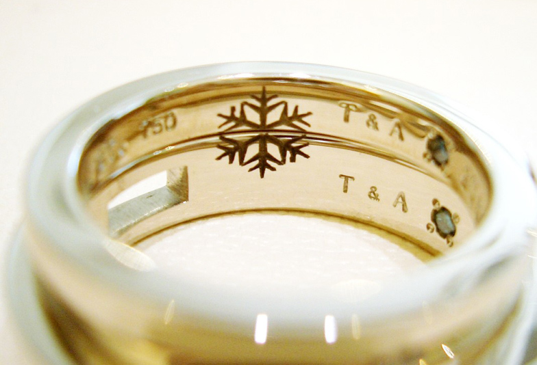 雪の結晶の結婚指輪