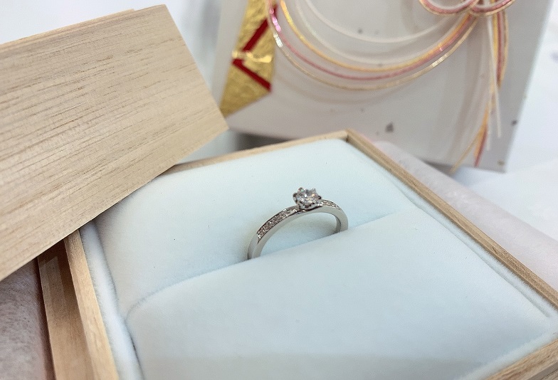 【京都市】祖母や母のダイヤモンドを婚約指輪にジュエリーリフォームしてプロポーズもあり？人気デザイン3選