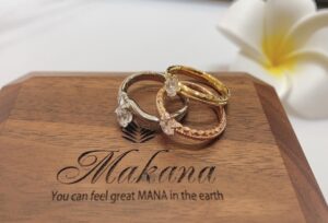 京都 ハワイアンジュエリー好き必見！プロポーズリングにハワイアンブランド「Makana(マカナ）」をえらびませんか？
