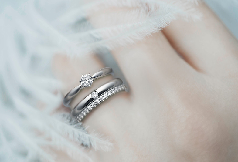 アイテールシリーズ　婚約指輪、結婚指輪、エタニティリングの重ね着け