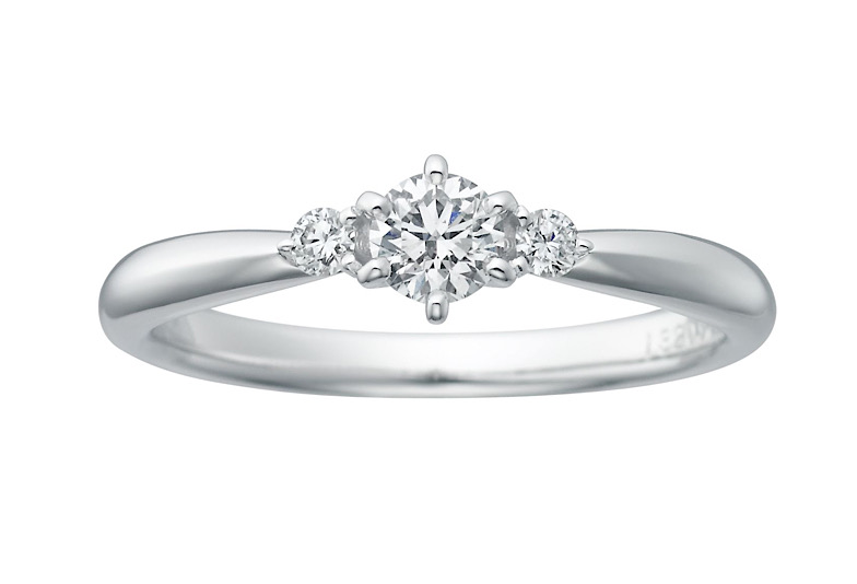 アイテールシリーズ、ダイヤ3石の婚約指輪