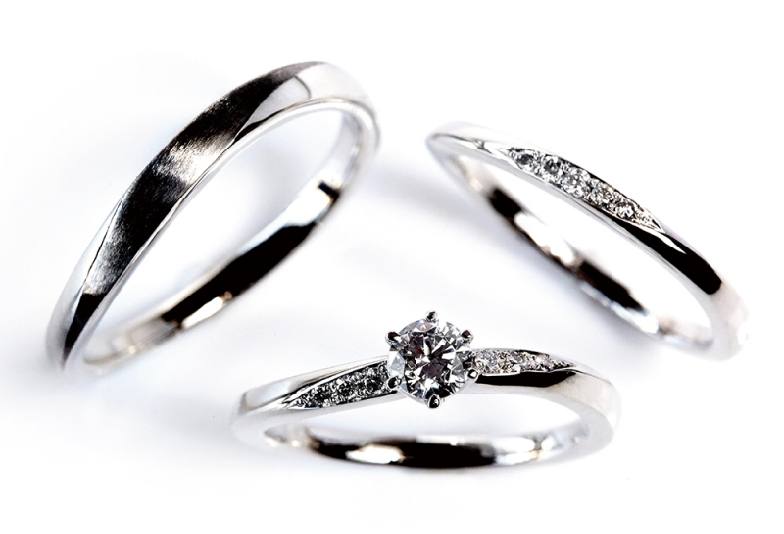 ロゼット　婚約指輪と結婚指輪　月あかり