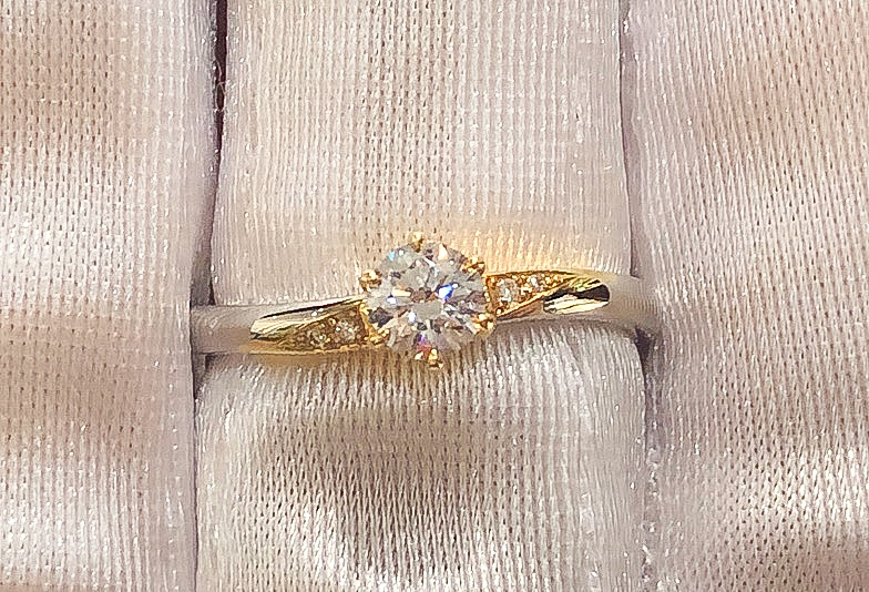 福井市で人気の婚約指輪ブランドロゼットの魔法