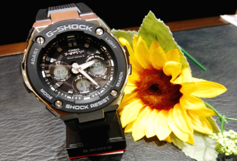 福井市ベルG-SHOCK　GST-W300-1AJF