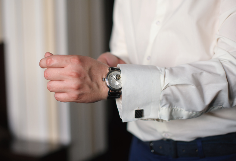 【松本市】婚約指輪のお返しには腕時計がおすすめ！相場や人気のブランドは？