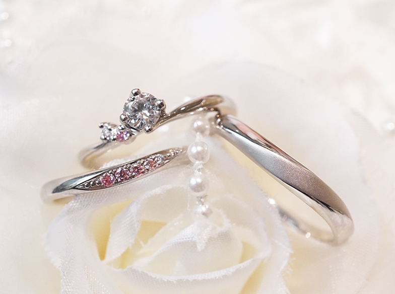 カフェリング　ピンクダイヤモンド　結婚指輪と婚約指輪
